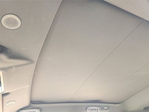 Used 2024 Land Rover Discovery Sport Dynamic SE image 24