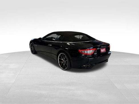 Used 2010 Maserati GranTurismo Convertible RWD image 3