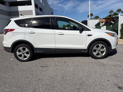 Used 2016 Ford Escape SE image 2