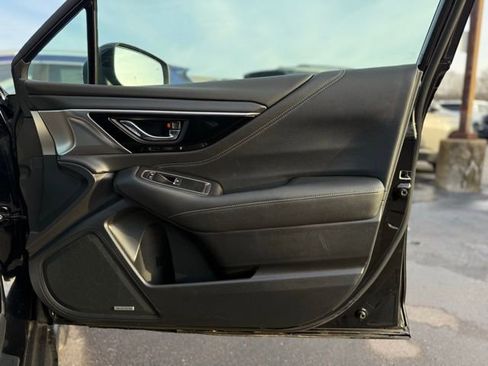 Used 2022 Subaru Outback Limited image 15