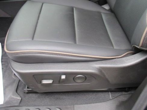 Certified 2025 GMC Canyon Denali AWD/4WD image 19