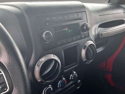 Used 2015 Jeep Wrangler Sport AWD/4WD image 7