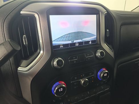 Used 2021 GMC Sierra 1500 SLT w/ SLT Premium Plus Package AWD/4WD image 18
