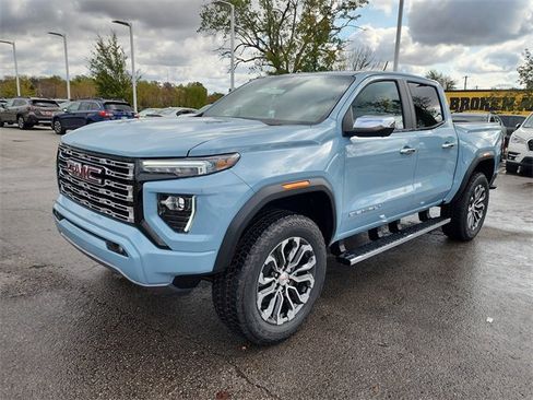 New 2026 GMC Canyon Denali image 8