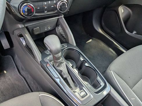 Used 2025 Chevrolet TrailBlazer LT AWD/4WD image 21
