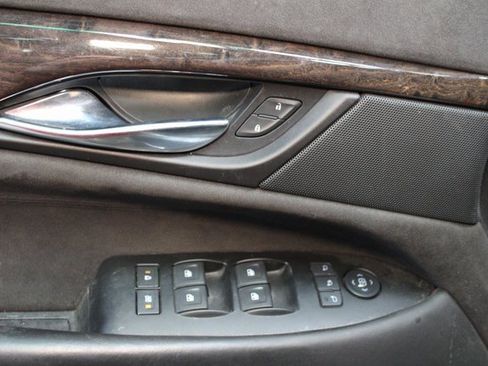 Used 2016 Cadillac Escalade Platinum image 19