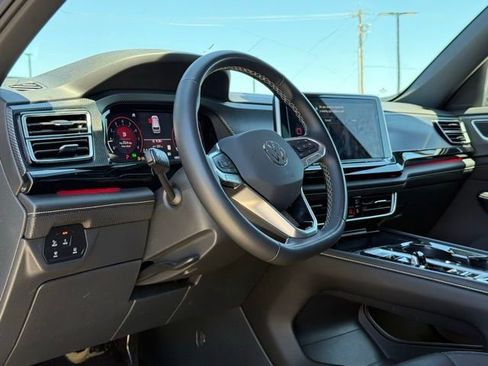 Used 2024 Volkswagen Atlas Cross Sport SEL image 22