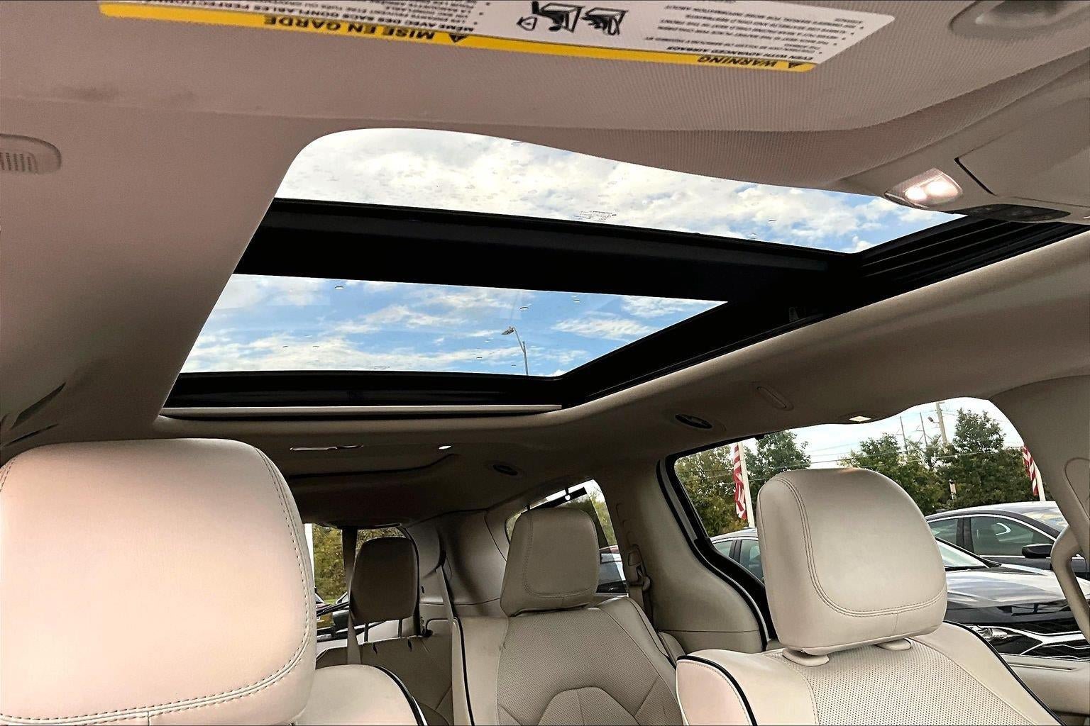 Used 2021 Chrysler Pacifica Limited w/ Uconnect Theater Family Group FWD image 27