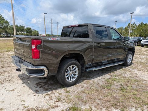 Used 2023 Chevrolet Silverado 1500 LT AWD/4WD image 4
