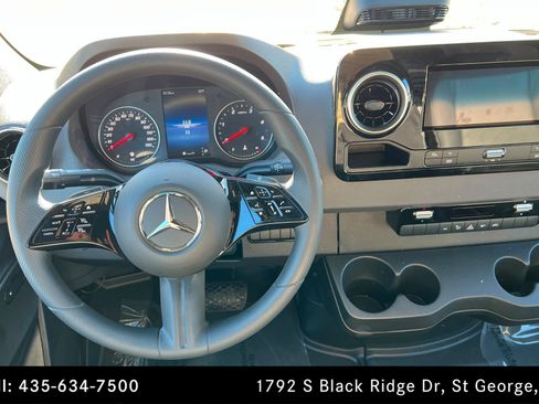 Used 2026 Mercedes-Benz Sprinter 2500 image 9