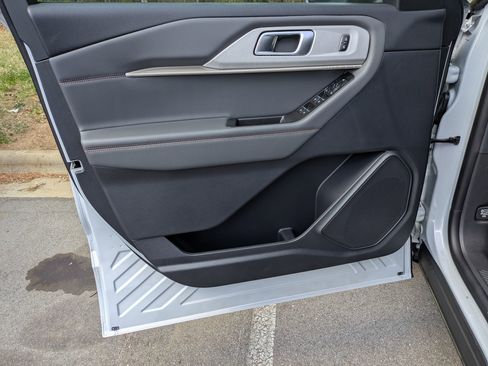 New 2026 Ford Explorer Active image 9