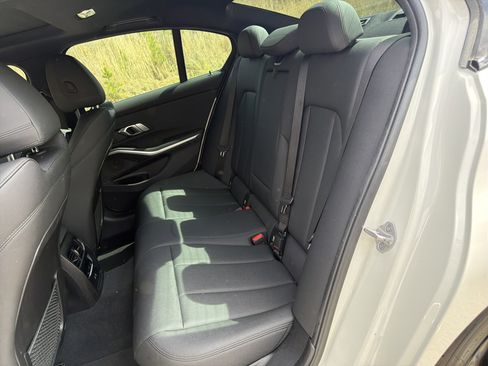 Used 2021 BMW 330i Sedan w/ M Sport Package image 20