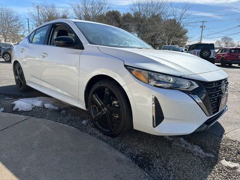 Used 2024 Nissan Sentra SR image 3