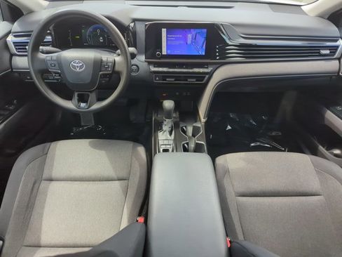 Used 2025 Toyota Camry LE image 24