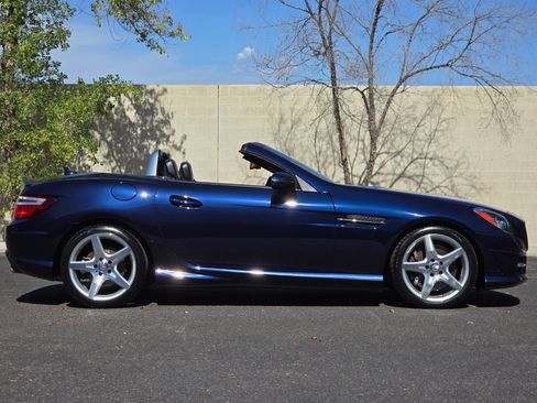 Used 2015 Mercedes-Benz SLK 250 image 12