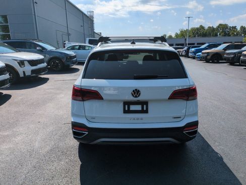 Used 2022 Volkswagen Taos SE AWD/4WD image 6