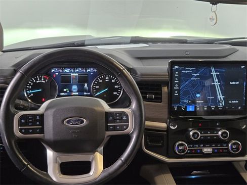 Used 2023 Ford Expedition Limited image 12