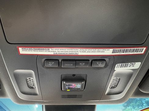 Used 2021 Toyota Avalon XLE FWD image 20