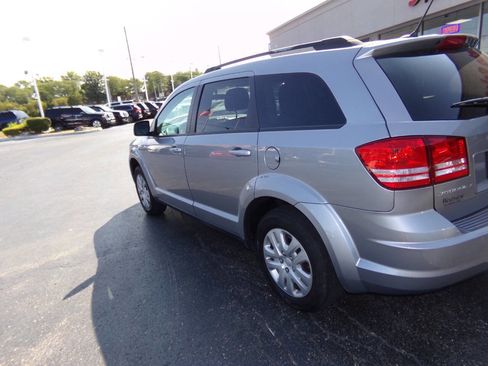 Used 2017 Dodge Journey SE w/ Flexible Seating Group image 37
