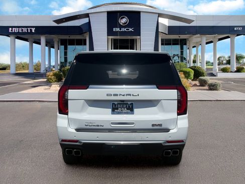 Used 2025 GMC Yukon XL Denali AWD/4WD image 5