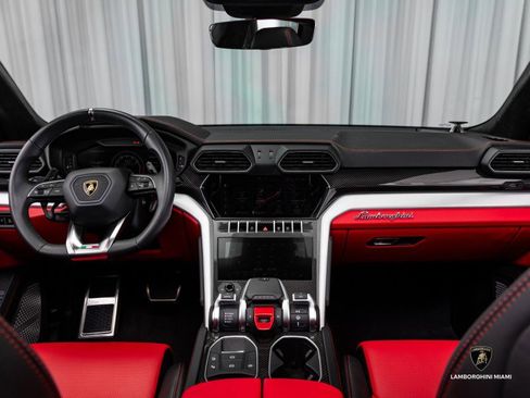 Used 2021 Lamborghini Urus image 30