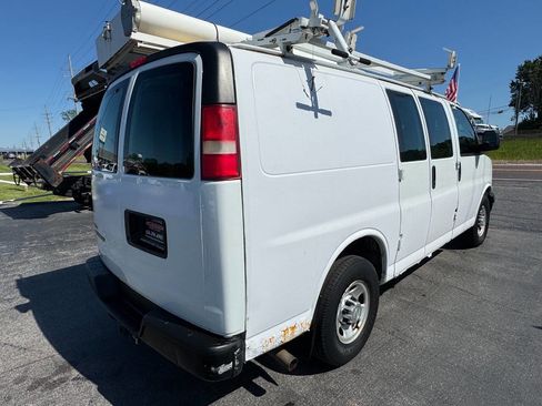 Used 2011 Chevrolet Express 2500 RWD image 6