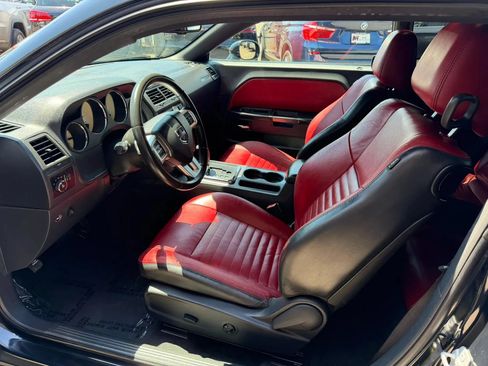 Used 2012 Dodge Challenger SXT RWD image 21