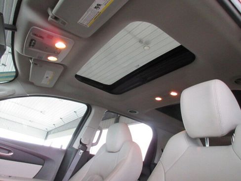 Used 2011 GMC Acadia Denali image 30