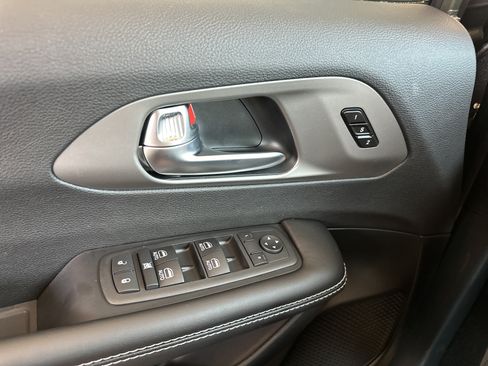 New 2027 Chrysler Pacifica Select AWD/4WD image 12