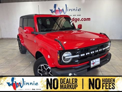 Used 2023 Ford Bronco Outer Banks AWD/4WD image 1