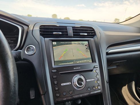 Used 2019 Ford Fusion Titanium FWD image 18