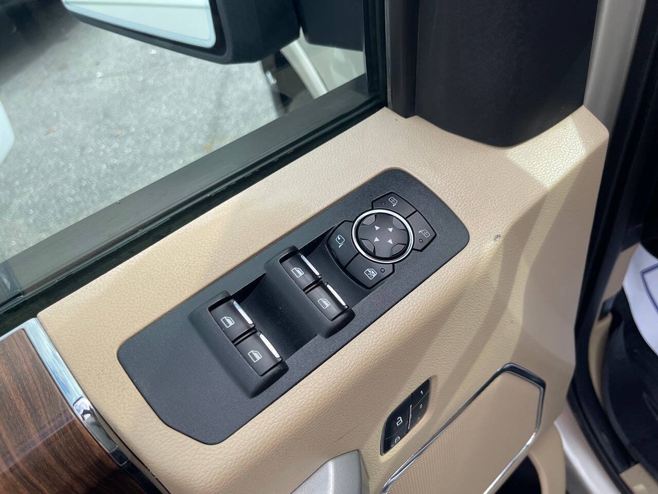 Used 2017 Ford F150 Lariat w/ Equipment Group 502A Luxury AWD/4WD image 21