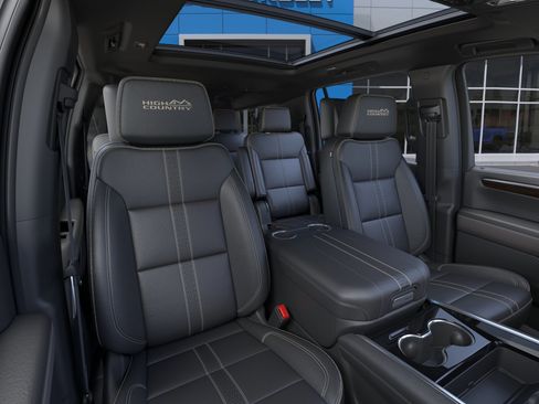 New 2026 Chevrolet Suburban High Country AWD/4WD image 29