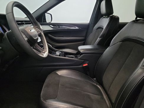 Used 2023 Jeep Grand Cherokee Altitude image 17