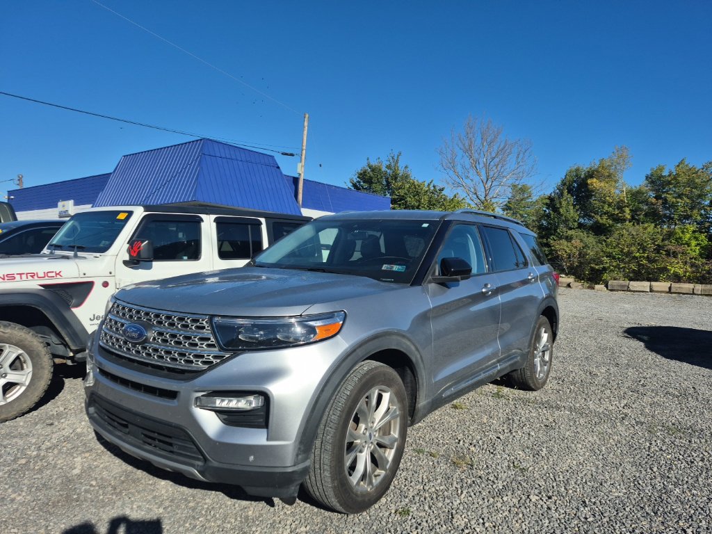 Used 2022 Ford Explorer Limited AWD/4WD image 3