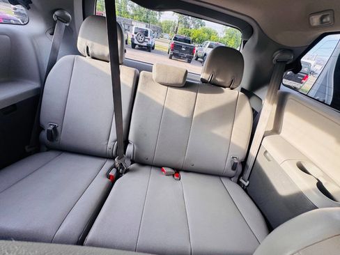 Used 2015 Toyota Sienna XLE w/ XLE Navigation Package FWD image 11