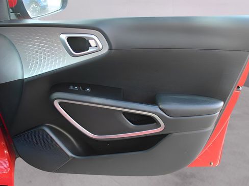 Used 2022 Kia Soul LX w/ Technology Package image 22