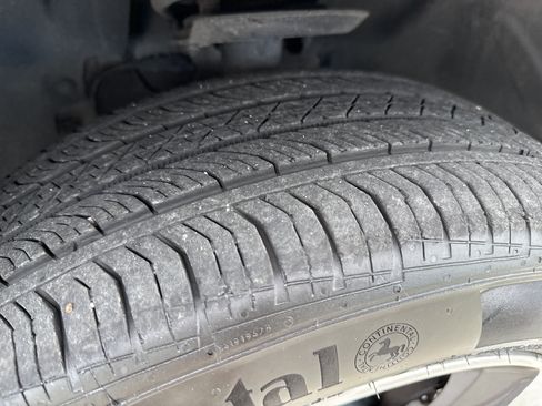 Used 2019 Jeep Cherokee Limited AWD/4WD image 11