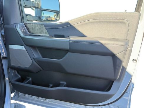 New 2026 Ford F250 Lariat w/ Black Appearance Package image 52