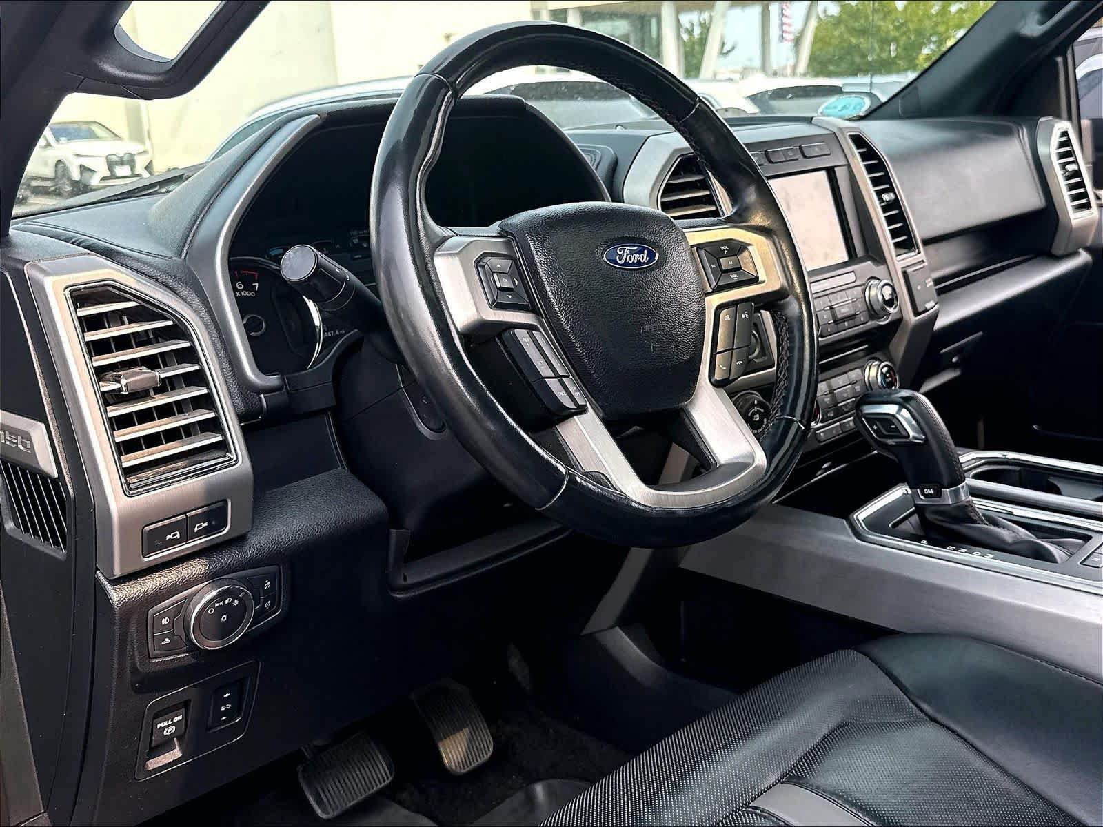 Used 2018 Ford F150 Platinum w/ Equipment Group 701A Luxury AWD/4WD image 15