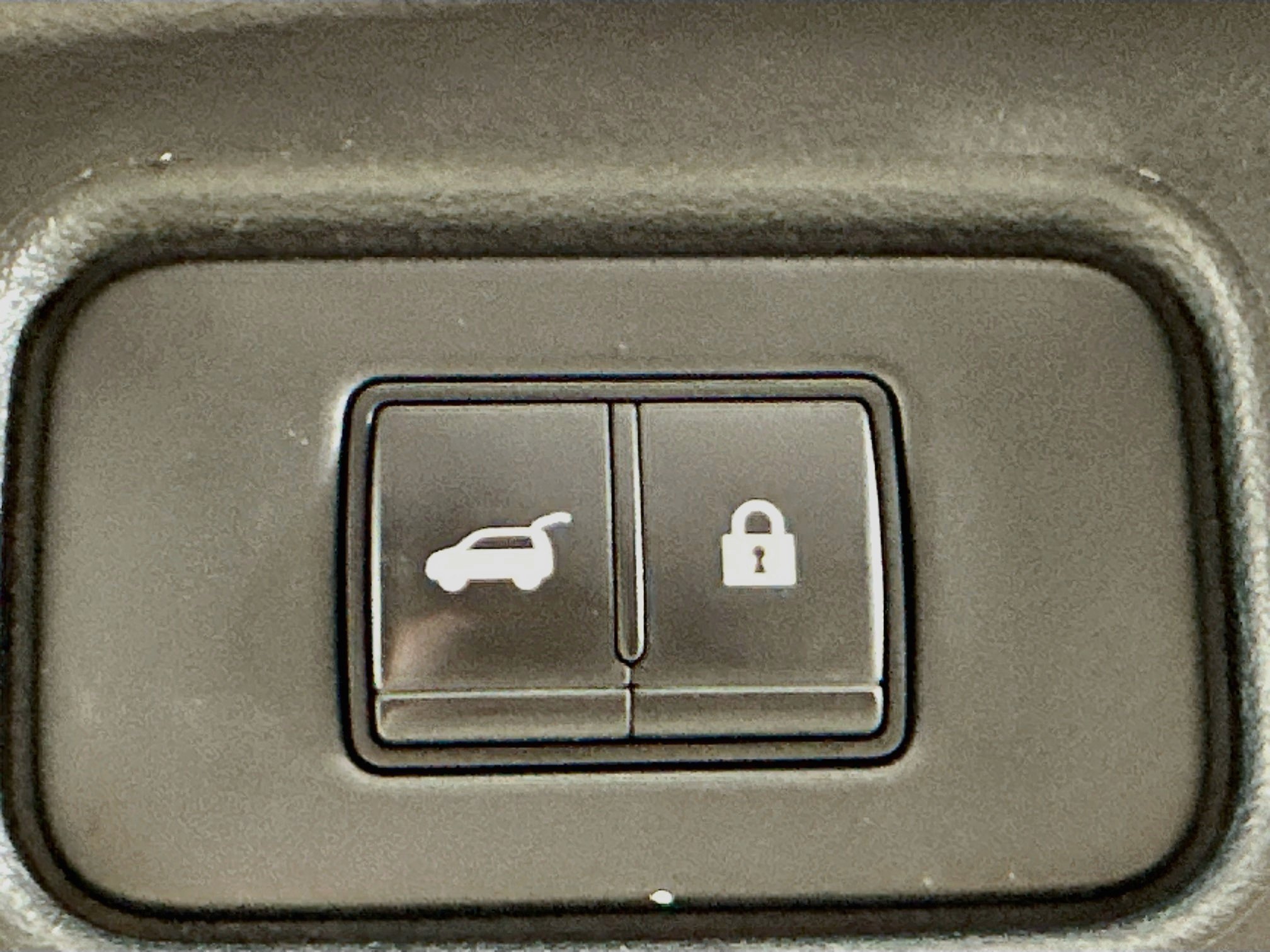Used 2022 Nissan Pathfinder SL w/ SL Premium Package FWD image 32