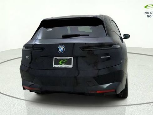 Used 2024 BMW iX xDrive50 w/ Sport Package AWD/4WD image 8