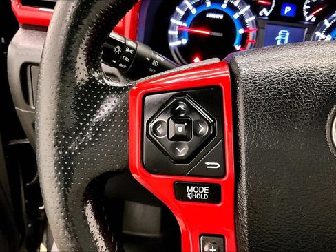 Used 2018 Toyota 4Runner TRD Off-Road AWD/4WD image 11