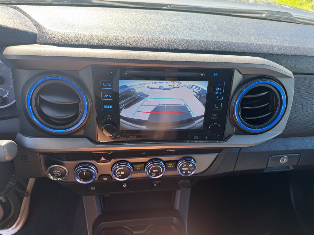 Used 2019 Toyota Tacoma TRD Sport AWD/4WD image 18