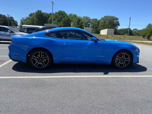 Certified 2022 Ford Mustang Premium RWD image 8