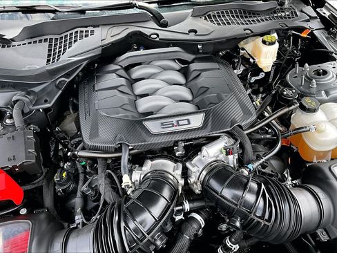 Certified 2025 Ford Mustang GT RWD image 33