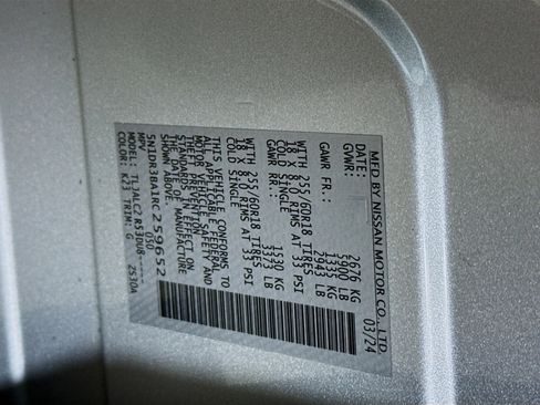 Used 2024 Nissan Pathfinder SV image 38