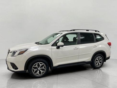 Used 2023 Subaru Forester Premium AWD/4WD image 9