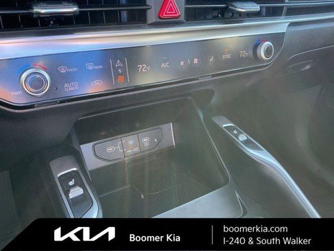 Certified 2025 Kia Sorento S w/ Panoramic Sunroof Package image 24