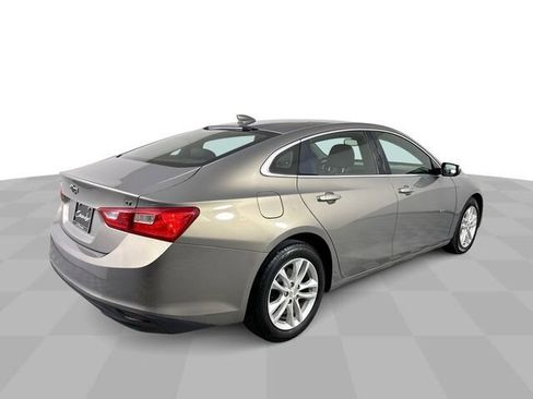 Used 2018 Chevrolet Malibu LT FWD image 8